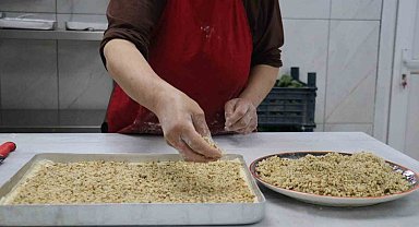 Battalgazi'de kadınlar bayram sofralarına lezzet katıyor