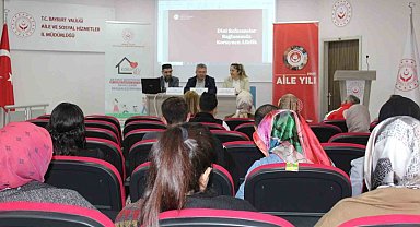 Bayburt'ta 'Koruyucu Aile' söyleşisi düzenlendi