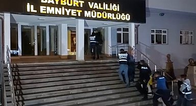 Bayburt'ta 5 düzensiz göçmen yakalandı