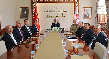 Bayburt'ta sahipsiz hayvanların korunmasına yönelik çalışmalar toplantıda değerlendirildi