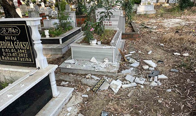 Bayram arifesinde mezarlığa gelen vatandaşlar hayatlarının şokunu yaşadı