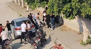 Bayram günü meydan savaşı gibi kavga kamerada