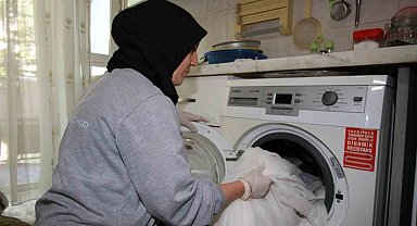 Bayram öncesi evde bakım hizmetiyle yaşlı ve engellilerin yüzü güldü