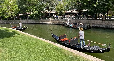 Bayramda Eskişehir'e gelen turistler gondol seferlerini yoğunlaştırdı