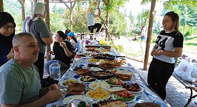 Bayramın son gününde mesirelik alanlarda piknikçiler ile doldu