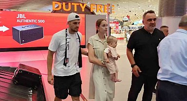 Beşiktaş'ın anlaşmaya vardığı David Jurasek, İstanbul'da