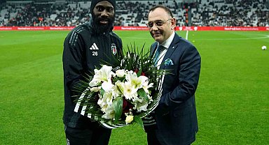 Beşiktaş'ta Mausaku ile yollar ayrıldı