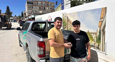 Besni'de yaralı halde bulunan ağaçkakan koruma altına alındı