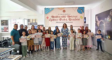 Bilecik Belediyesi'nin eğitime destek kurslarında 200 öğrenci sertifika aldı