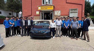 Bilecik Meslek Lisesi'ne eğitim desteği, sıfır kilometre araç hibe edildi