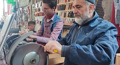 Bilenmeyen bıçak hem kurbana hem de kesene zarar veriyor