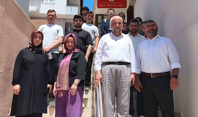 Bilgi yarışmasında başarılı olan öğrenciler ödüllendirildi