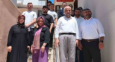 Bilgi yarışmasında başarılı olan öğrenciler ödüllendirildi