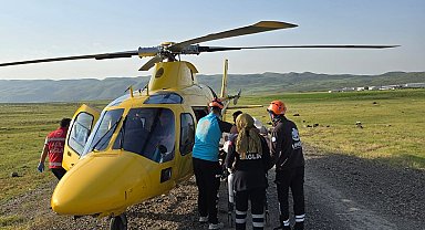 Bingöl'de yolcu otobüsü devrildi: 3 yaralı