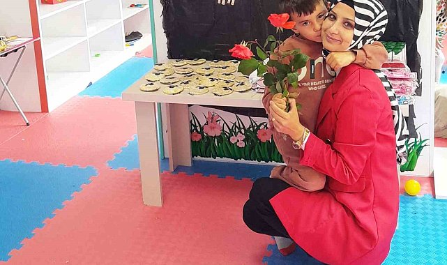 Birsen öğretmen gerçekleştirdiği etkinliklerle herkesin takdirini kazandı