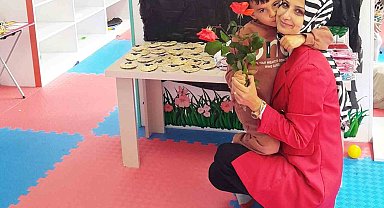 Birsen öğretmen gerçekleştirdiği etkinliklerle herkesin takdirini kazandı