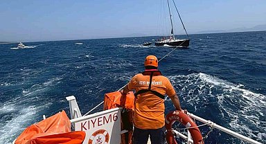 Bodrum açıklarında sürüklenen tekneyi KIYEM ekipleri kurtardı