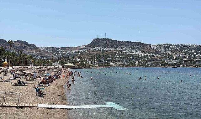 Bodrum'da sahilleri tatilciler doldurdu