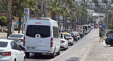 Bodrum'dan bayram dönüşü 24 saatte 15 binden fazla araç çıkış yaptı