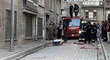 Boğazına bıçak dayadı, evini ateşe verdi
