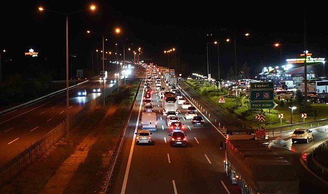 Bolu geçişinde trafik durma noktasına geldi