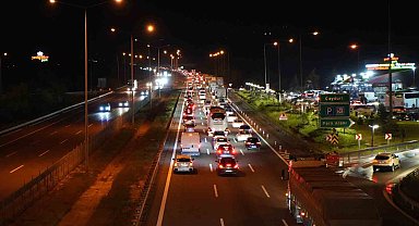 Bolu geçişinde trafik durma noktasına geldi