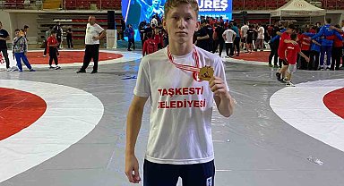 Bolulu güreşçi Ahmet Zeyd Özer Türkiye şampiyonu oldu