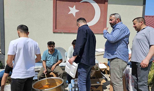 Boyabat Çattepe'de yıllardır süren bayram geleneği
