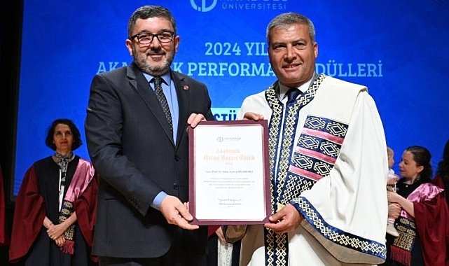 BŞEÜ Rektörü Prof. Dr. Kaplancıklı'ya akademik üstün başarı ödülü