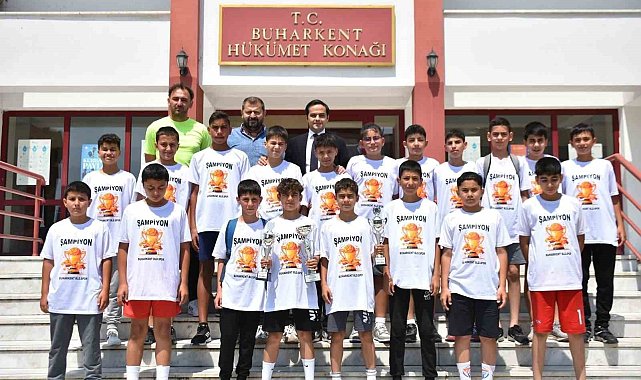 Buharkent'te U13 Takımı namağlup şampiyon oldu