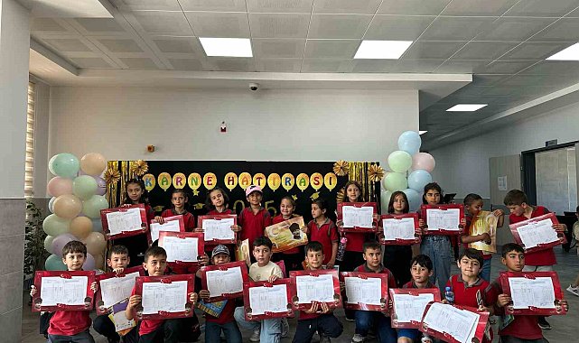Burdur'da 42 bin öğrenci karnelerini aldı, yaz tatili başladı