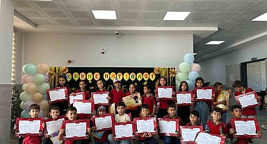 Burdur'da 42 bin öğrenci karnelerini aldı, yaz tatili başladı