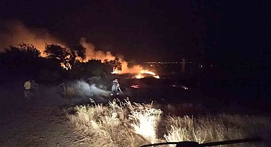 Burdur'da gece çıkan yangında 30 dönüm alan yandı