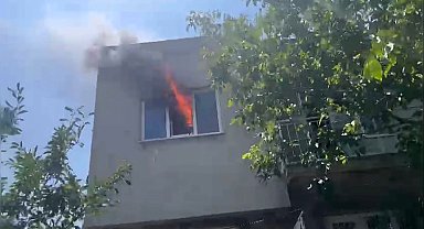 Burdur'da iki katlı evde yangın