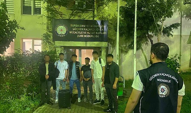 Bursa'da göçmen kaçakçılığı operasyonu: 2 şüpheli ve 7 kaçak göçmen yakalandı