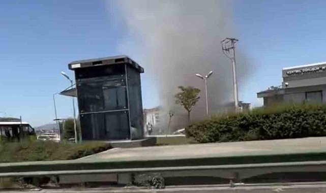 Bursa'da hortum paniği kamerada… Bir anda geldi tozu dumana kattı