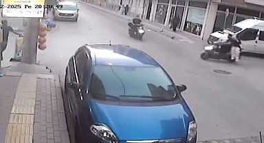 Bursa'da iki motosiklet çarpıştı: Kaza anı kamerada