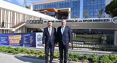 Bursa'da "Dr. Sadık Ahmet Gençlik ve Spor Merkezi" hizmete açıldı