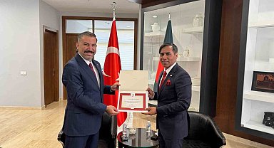 Büyükelçiler kurban vekaletlerini Türk Kızılay'a verdi