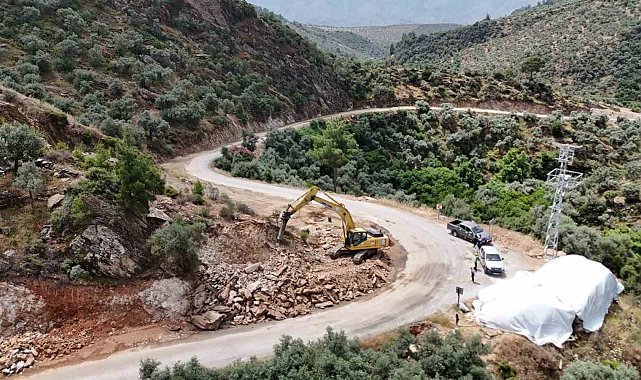Büyükşehir, Karahayıt'taki yol çalışmalarına devam ediyor