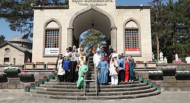 Büyükşehir KAYMEK'ten, 9 ülkeden gelen kursiyerlere Kayseri'yi tanıtan etkinlik