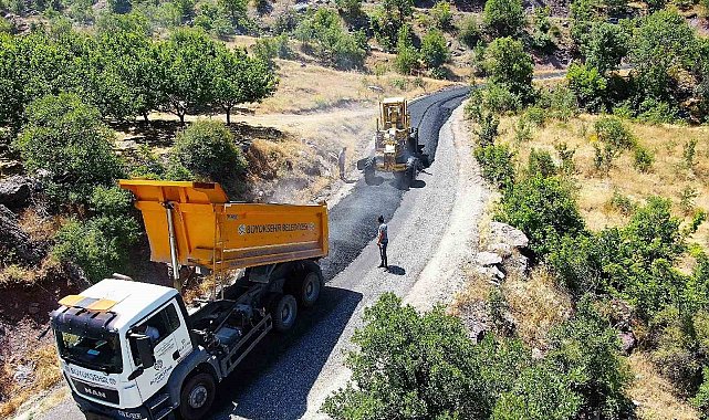 Büyükşehir'den yoğun altyapı ve yol mesaisi