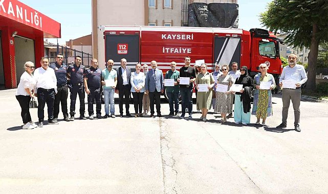 Büyükşehirin 'Afet' odaklı kurslarında katılım belgeleri sahiplerini buldu