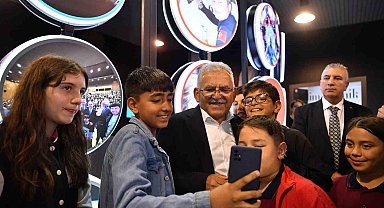 Büyükşehirin iki özel sergisine bilim meraklılarından yoğun ilgi