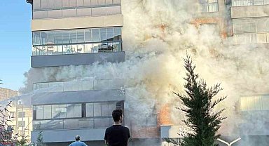 Buzdolabından çıkan yangında evde büyük çapta maddi hasar meydana geldi