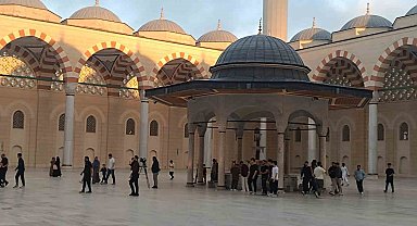Çamlıca Camii'nde bayram namazı kılındı