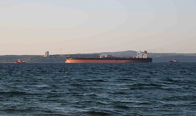 Çanakkale Boğazı'nda gemi makine arızası yaptı