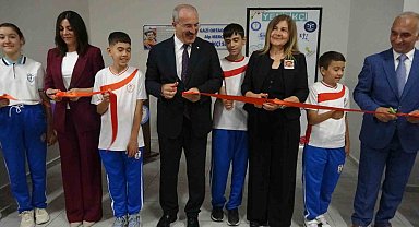 Çanakkale'de açılan yenilikçi sınıfa Bolu Kartalkaya faciasında hayatını kaybeden Alp Mercan'ın adı verildi