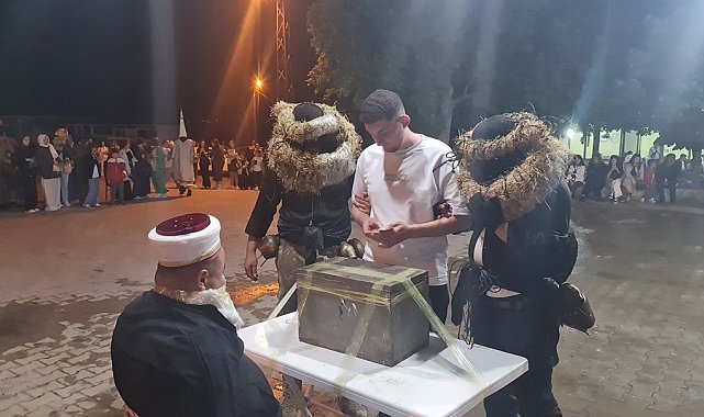 Çanakkale'de asırlık bayram eğlencesi renkli görüntülere sahne oldu