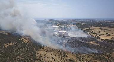 Çanakkale'de tarım arazisinde çıkan ve ormanlık alana sıçrayan yangın kontrol altına alındı
